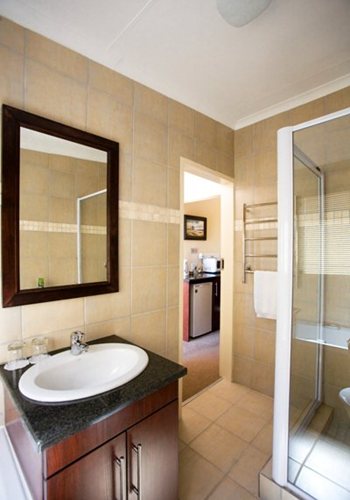 cornerhouse_on_conan_room_11_(bathroom)